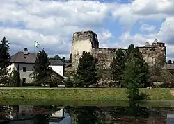 Hrad a zámek