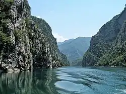 Soutěska na řece Drinu připomíná severské fjordy