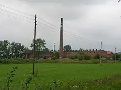 Objekt staré cihelny nedaleko obce, který je významnou paleontologickou lokalitou