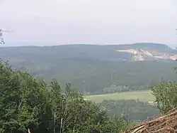 Litický chlum s lomem, od vesnice Polom