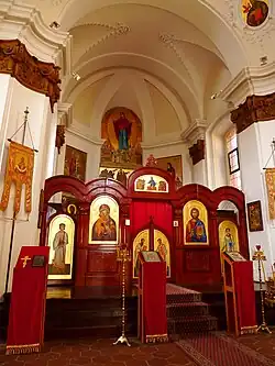 Ikonostas ve farním chrámu