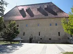 Palác z přestavby Karla IV.