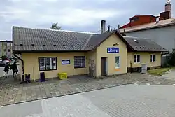 Pohled na staniční budovu