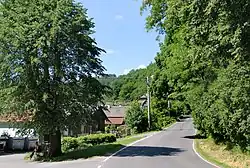 Hlavní ulice ve Vlčicích