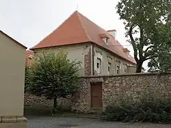 Loděnice (okres Brno-venkov) - fara, SZ křídlo.jpg