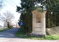 Lojovice, výklenková kaple u zahrady čp. 30.jpg