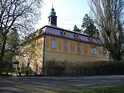 Lojovice, zámek (01).jpg