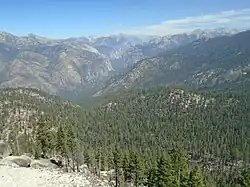 Pohled na východní část Kings Canyonu