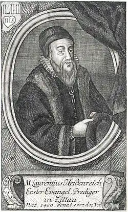 Černobílá fotografická reprodukce rytiny s portrétem Laurentia Heidenreicha zobrazuje vousatého muže s pokrývkou hlavy a krejzlíkem, oblečeného v koženém kabátci. Portrét je v oválném rámečku, dole je kartuše s německým nápisem.