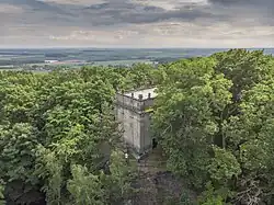 Vrchol kopce s kaplí Loreta