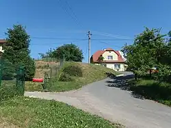 Lužkovice, tvrziště.jpg