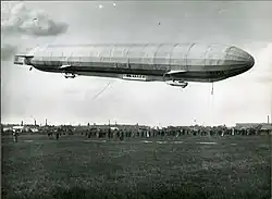 Vzducholoď „Hansa“ přistává na letišti Aerodromen dne 19. září 1912. Dánská aeronautická společnost ve spolupráci se Zeppelinovou společností zorganizovala návštěvu s přistáním vzducholodi „Hansa“. Přistání se uskutečnilo na letišti, kde se sešly desetitisíce diváků.