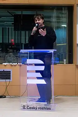 Lukefry stojící ve Studiu S2 v budově Českého rozhlasu (2025)