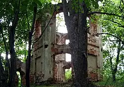 Zřícenina letohrádku na kopci sv. Víta