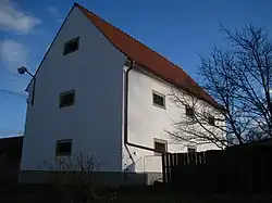 Lutová - památkově chráněná kontribuční sýpka (7).JPG