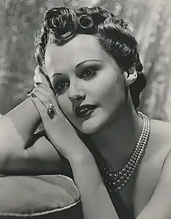 Americká herečka Lynne Carverová, 1940
