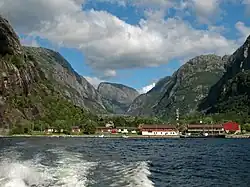 Pohled na Lysebotn z moře