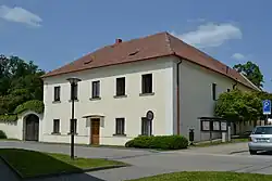 budova fary, Halasova 102