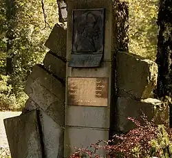 Mánesův pomník ve Střítěži 03.jpg