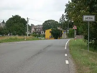 Silnice II/352 v Měšíně