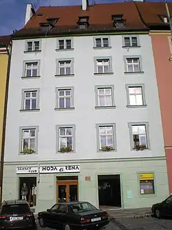 Měšťanský_dům,_nám._Jiřího_z_Poděbrad_511-10,_Cheb.JPG