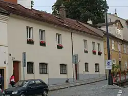 Měšťanský_dům_(Hradčany),_Praha_1,_Pohořelec_14,_Hradčany.JPG