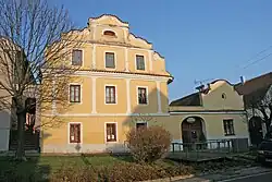 Měšťanský dům (Sezemice), Husovo nám. 438.JPG