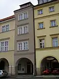 Měšťanský_dům_U_červené_hvězdy_(Hradčany),_Praha_1,_Loretánská_21,_Hradčany.JPG