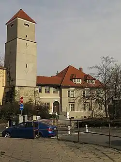 Valinova vila s původní vodárenskou věží