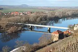 Pohled na most z mělnického zámku (2020)