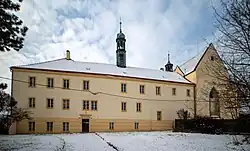 Bývalý klášter augustiniánů v Mělníku-Pšovce s kostelem sv. Vavřince