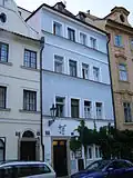 Městský_dům_U_Zlatého_koníka_(Hradčany),_Praha_1,_Úvoz_8,_Hradčany.JPG