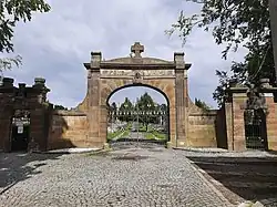 Hřbitovní brána z roku 1905