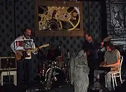 MCH Band při vystoupení v roce 2013, zleva Mikoláš Chadima, Jan Chaluš, Ivan Bierhanzl a Jiří Janďourek