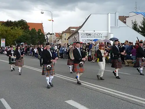 Britská požární dudácká kapela z West Midlands