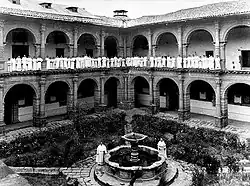 Hlavní ambit baziliky La Merced, Cuzco, Peru, 1920