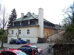 Malá Chuchle, V lázních 42, bývalá restaurace (01).jpg