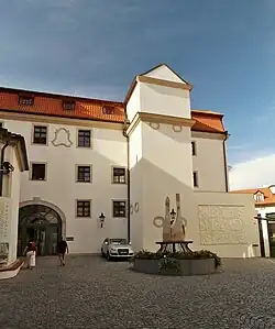 Nádvoří a vstupní část kláštera