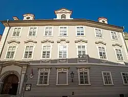 Sněmovní ulice, Černínský palác