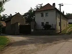 Malé Číčovice, zemědělský dvůr čp.19.jpg