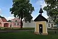 Kaple sv. Jana Nepomuckého na návsi