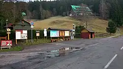 chata Honzíček nad autobusovou zastávkou