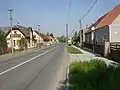 Průjezd jižní částí obce