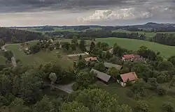 Letecký pohled na Malechovice od JV