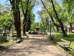 Pohled na náhrobek biskupa Leopolda hraběte z Thun-Hohensteinu od Václava Prachnera