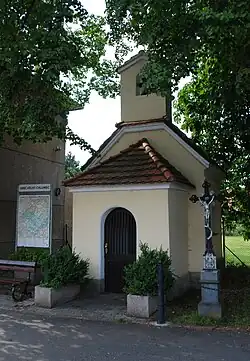 Kaple svatého Jana Nepomuckého na návsi