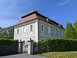 Maníkovice - zámek (stav květen 2023) (2).jpg