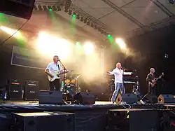 Mick Rogers (vlevo), Peter Cox (uprostřed) a Steve Kinch (vpravo)