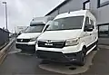 MAN TGE vedle VW Crafter (2021)