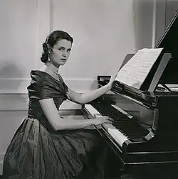 Marion Thorpe (únor 1947)